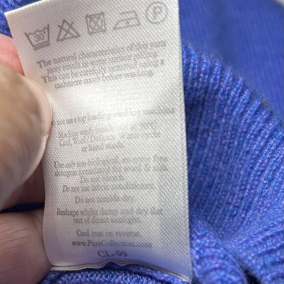 Pure Collection 100% cashmere blue V-neck sweater, Women's Size 6, Preppy - Picture 6 of 6